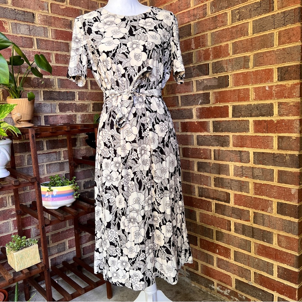 Vintage 1970’s handmade black & white floral box dress